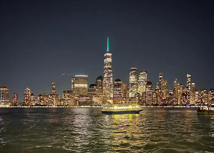 Jersey City Private Entire Apartment - 30 Minutes From One World Trade Center